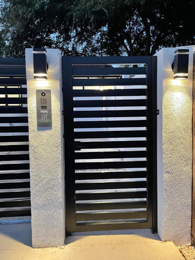 Gated Private House With Own Parking Sherman Oaks Los Angeles Kültér fotó